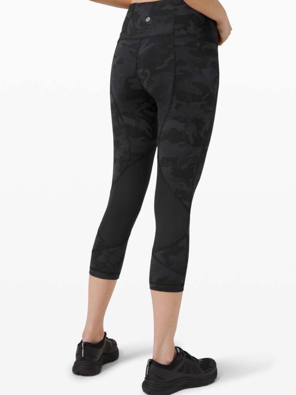 Lululemon Pace Rival High-Rise Crop 22"
Incognito Camo Multi Grey / Black size 2